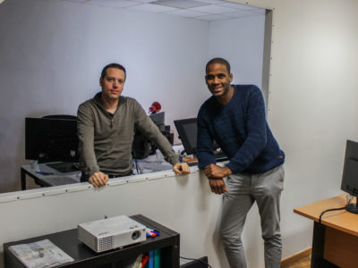 Sylvain Sahy et Anthony Rosmade, deux des "Mains Digitales" dans leurs bureaux