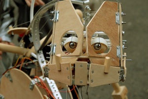 Ainsi font, font, font les robotiques marionnettes de Morgan Euzenat